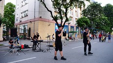 Các hoạt động văn hoá, nghệ thuật, thể thao ở không gian đi bộ hồ Gươm và vùng phụ cần đều phải xin phép cơ quan chức năng. Ảnh minh hoạ: Giang Huy.