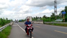 Đoạn đường tránh thị xã Cai Lậy có 2 làn xe cơ giới và 2 làn xe hỗn hợp.