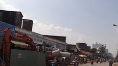 Những trường hợp nhà nằm trên hành lang an toàn thoát nước nhưng người dân có quyền sử dụng đất hợp pháp sẽ được xem xét cấp phép cho xây mới.