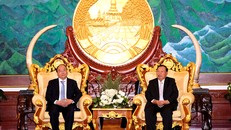  Thủ tướng Nguyễn Xuân Phúc và Tổng Bí thư, Chủ tịch nước Lào Bounnhang Vorachith - Ảnh: VGP/Quang Hiếu