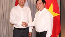 Phó Thủ tướng Phạm Bình Minh và Bộ trưởng Ngoại giao Singapore Vivian Balakrishnan 