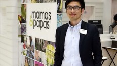 Doanh nhân Nguyễn Tuấn Anh bên thương hiệu Mamas & Papas tại cửa hàng đầu tiên ở Tokyo, Nhật Bản. (Ảnh: Tomo/Vietnam+)