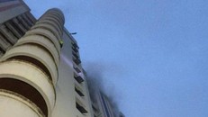 Một vụ hỏa hoạn đã xảy ra tại một chung cư đường Phetchaburi, quận Ratchathewi, ở trung tâm Bangkok. Ảnh: bangkokpost.com