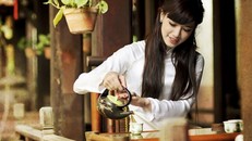 Trà xanh là bí quyết giúp phụ nữ Nhật luôn giữ được số cân nặng phù hợp. Ảnh: Vietpower. 