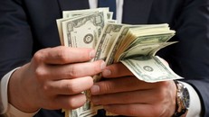 Đàn ông giàu ở Mỹ có thể sống thọ hơn đàn ông nghèo đến gần 10 năm - Ảnh: Shutterstock