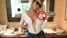 Người hâm mộ chỉ ra nhiều điểm bất hợp lý trên bức ảnh của Mariah Carey. 