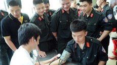 Hướng dẫn thanh toán bảo hiểm y tế khám, chữa bệnh cho cán bộ, chiến sĩ công an có hiêu lực từ 9/12.