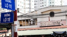 Bà Hom là tên của một vùng địa danh rộng lớn bao gồm đường, cầu, chợ.