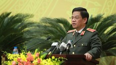 Thiếu tướng Đoàn Duy Khương, Giám đốc Công an Hà Nội trả lời chất vấn các đại biểu. 