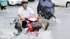 Áp thấp suy yếu, Sài Gòn sẽ mưa to