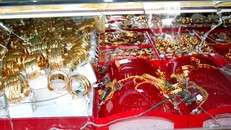 Hai tiệm vàng ở chợ miền Tây bị trộm đột nhập