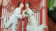 Thiệp cưới của Trấn Thành và Hari Won cũng được gửi đến tận tay các khách mời.