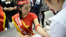 Chủ nhật Đỏ là ngày hội hiến máu thu hút nhiều người tham gia. 