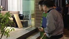 Cảnh sát có mặt tại khu vực xảy ra vụ nổ súng. 