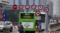 Hà Nội quyết định sau Tết Nguyên đán mới bắt đầu bán vé buýt nhanh.