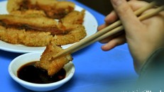 Ăn nhiều bánh chưng gây tăng cân, nóng. 