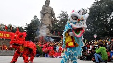 Lễ hội gò Đống Đa được tổ chức vào mùng 5 Tết.