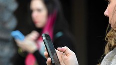 'Thượng đế' MobiFone, Viettel bị số lạ nháy máy làm phiền