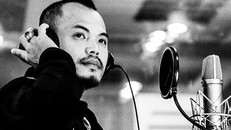 Khi còn sống, Trần Lập là giọng ca chính và sáng tác nhiều bài hát tạo nên tên tuổi nhóm Bức Tường.