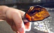 Đập chai bia, đâm chết chồng hờ trong cơn say