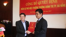 Ông Nguyễn Đình Thuận (bên phải) được bổ nhiệm chức vụ mới. 