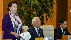 Chủ tịch Quốc hội Nguyễn Thị Kim Ngân góp ý cho Luật Du lịch sửa đổi. Ảnh: Quochoi.vn