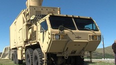 Một xe thử nghiệm laser năng lượng cao HELMT của Mỹ. Ảnh: KSWO