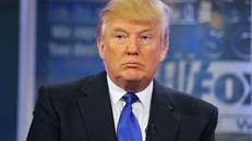 Tổng thống Mỹ Donald Trump mất 1 tỷ USD và tụt 220 bậc trên bảng xếp hạng người giàu nhất thế giới của Forbes. Ảnh: The Huffington Post.