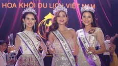 Nguyễn Thị Thành (ngoài cùng bên phải) tại cuộc thi Hoa khôi Du lịch Việt Nam. Ảnh: BTC. 