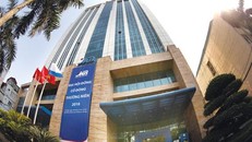 Vì sao các ngân hàng ồ ạt tăng vốn điều lệ trong năm 2017?