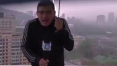 MC Trung Quốc bị sét đánh trúng khi đang dẫn chương trình