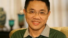 Trần Sinh, chủ tịch công ty thực phẩm Thiên Địa, treo thưởng hàng triệu tệ cho người đánh bại võ sĩ MMA Từ Hiểu Đông. Ảnh: Shanghaiist