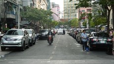 TPHCM đề xuất tăng phí sử dụng tạm lòng đường, vỉa hè