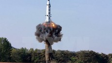 Tên lửa đạn đạo đất đối đất tầm trung Pukguksong-2 được phóng thử từ vùng Pukchang thuộc một tỉnh miền tây Triều Tiên (ảnh do Hãng thông tấn KCNA của Triều Tiên đăng phát ngày 22/5). 