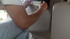 Cảnh sát đang thu giữ ma túy trên ôtô