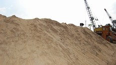 Bộ Xây dựng đề xuất nhập khẩu cát từ Campuchia