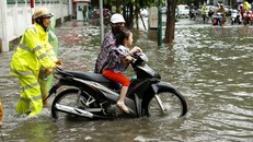 22 điểm ngập úng, 40 nút giao trọng điểm ở Hà Nội sau cơn mưa sáng 13/6.