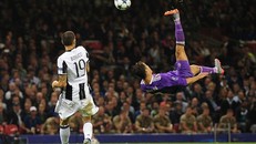 Pha móc bóng của Ronaldo trong trận chung kết Champions League 2016-17. (Nguồn: Getty)