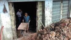 Hàng trăm hộ dân bị ảnh hưởng bởi dự án nâng đường Kinh Dương Vương. 