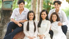 Dàn diễn viên chính trong Cô gái đến từ hôm qua. Ảnh: ĐPCC.