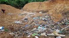 Hố chôn rác thải nằm đầu nguồn nước 2 xã Hương Trạch và Phúc Trạch