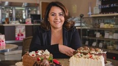 Bà Cleusa Maria nay là triệu phú chuỗi cửa hàng bánh ngọt nhượng quyền với doanh thu 63 triệu USD mỗi năm. Ảnh: BBC.