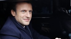 Tờ tạp chí Le Point cho biết, số tiền chi trả cho chuyên viên trang điểm trong 3 tháng qua tổng cộng là 24.000 bảng Anh. Ảnh:CNN