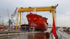 Khu vực âu đà của nhà máy đóng tàu Phà Rừng. Ảnh: Lao Động