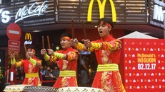 Báo quốc tế đưa tin sự kiện McDonald's khai trương tại Hà Nội 
