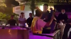 Hình ảnh cắt ra clip vụ việc. Ảnh: Vietnamnet