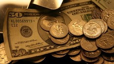 Giá vàng ngày 30/1: Thị trường gặp khó khăn do áp lực từ đồng USD