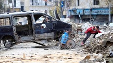 Hai cậu bé tiết lộ chuỗi ngày làm nô lệ cho IS tại Syria 