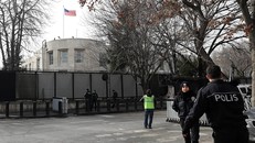 An ninh tại ĐSQ Mỹ được thắt chặt. Ảnh: Sputnik