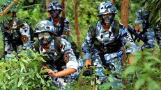 Trung Quốc huy động 10.000 binh sĩ thủy quân lục chiến tập trận lớn chưa từng có